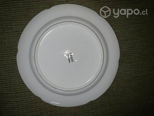 Platos bajos de porcelana