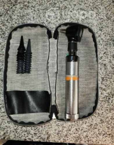 Otoscopio marca welchallyn
