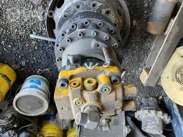 Motor de giro excavadora marca Jcb