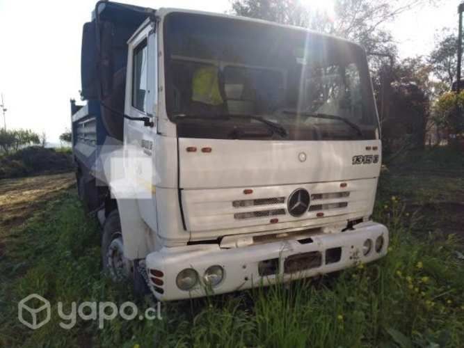 Camión Mercedes Benz año 2005