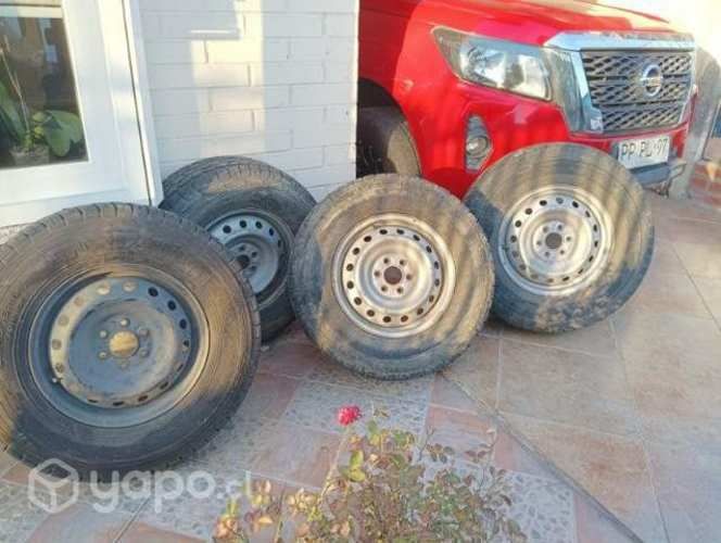 Llantas aro 16 con neumáticos de camioneta