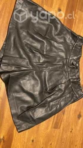 Minifalda de cuerina