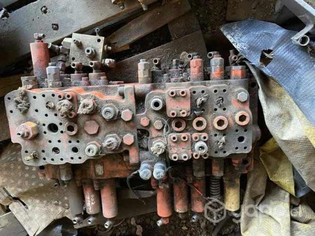 Caja de válvula excavadora Hitachi modelo 200