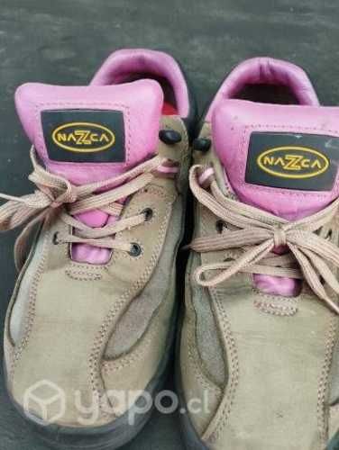 bototo de hombre y mujer