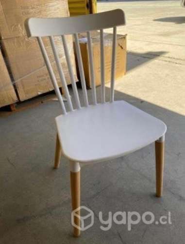 Sillas Windsor, nuevas, cómodas y resistentes.