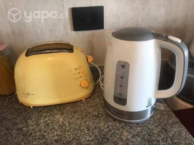 Hervidor eléctrico, tostadora y licuadora