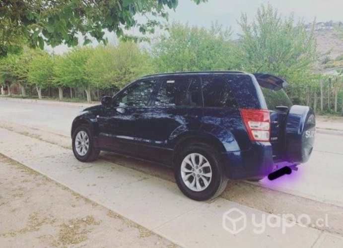 Vendo Suzuki Grand Nomade 2.4 año 2013