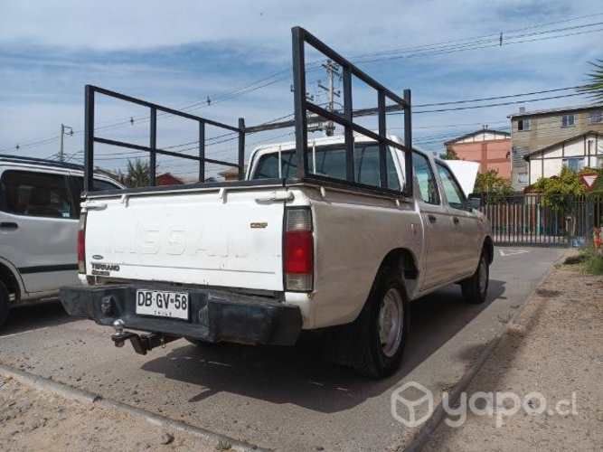 Nissan Terrano ( Bencinera 4x2 )