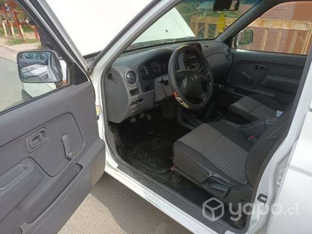 Nissan Terrano ( Bencinera 4x2 )