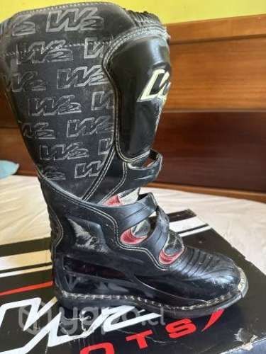 Equipo motociclismo enduro