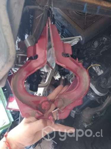 Bisagras capot Hilux Revo 2020