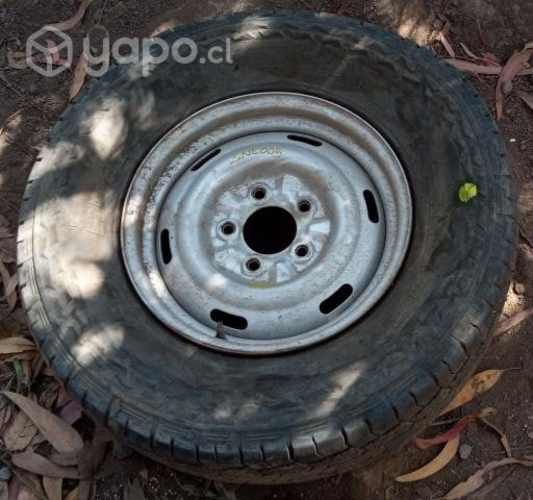 Llanta Fierro Con Neumático Malo (SNE005) Ssangyon
