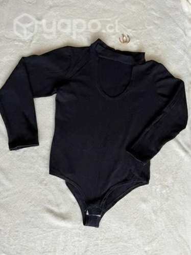 Body negro apertura en pecho