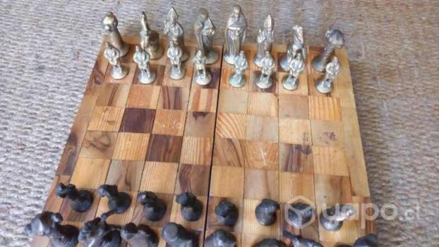 Ajedrez bronce macizo