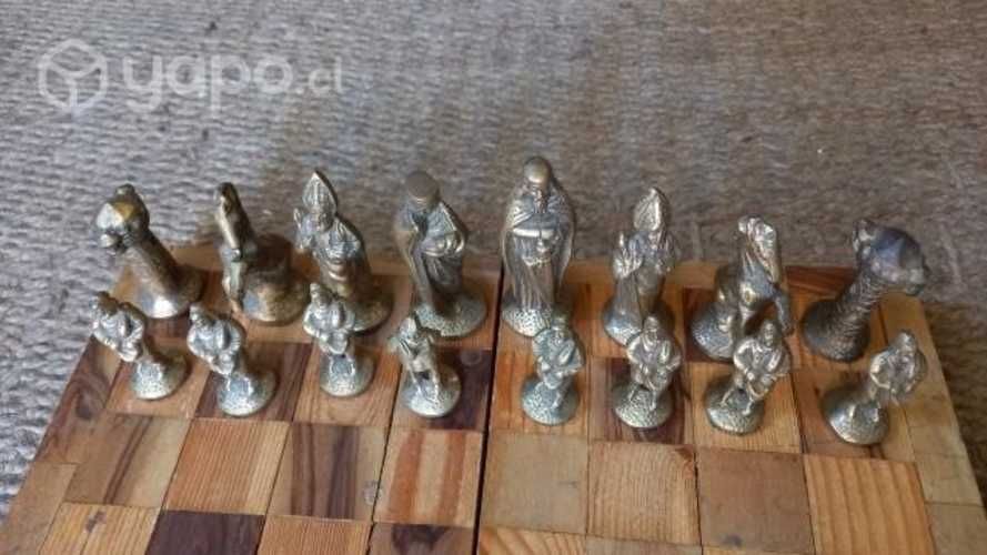 Ajedrez bronce macizo