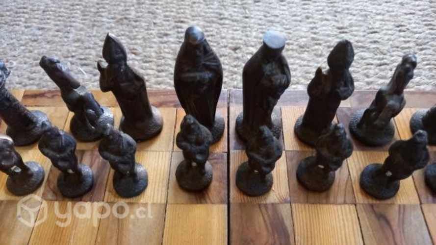 Ajedrez bronce macizo