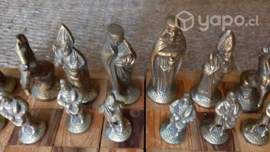 Ajedrez bronce macizo