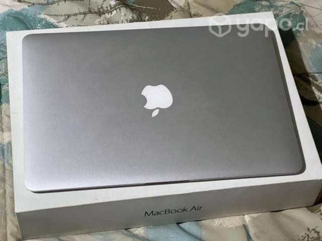 MacBook Air 13” 8GB RAM, 256Gb SSD