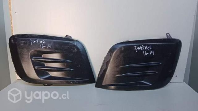 Tapa de neblinero peugeot partner dmg repuestos 3