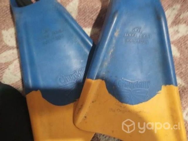 Traje de surf Thermoskin semi nuevo más gualetas