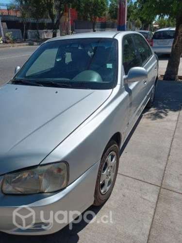 Hyundai Accent 2002 Vehículo pintado y ajustado