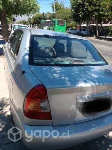 Hyundai Accent 2002 Vehículo pintado y ajustado