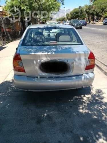 Hyundai Accent 2002 Vehículo pintado y ajustado