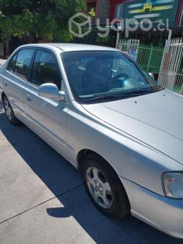 Hyundai Accent 2002 Vehículo pintado y ajustado