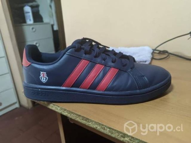 Zapatillas grand court u de chile