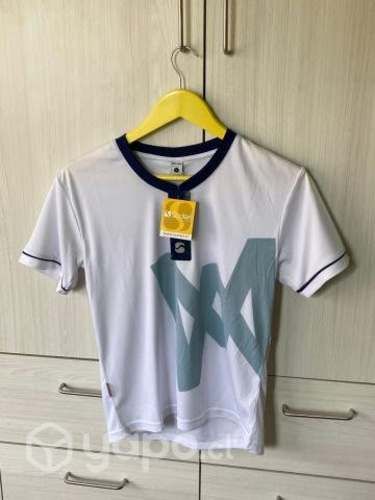 Polera nueva de E.Física de Colegio Compañía de Ma