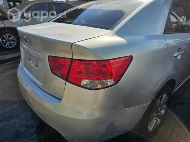 Foco trasero kia cerato 2012