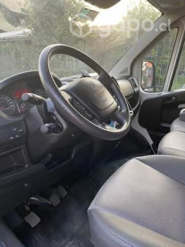 Peugeot boxer año 2021 l4h2 km 83000 excelente