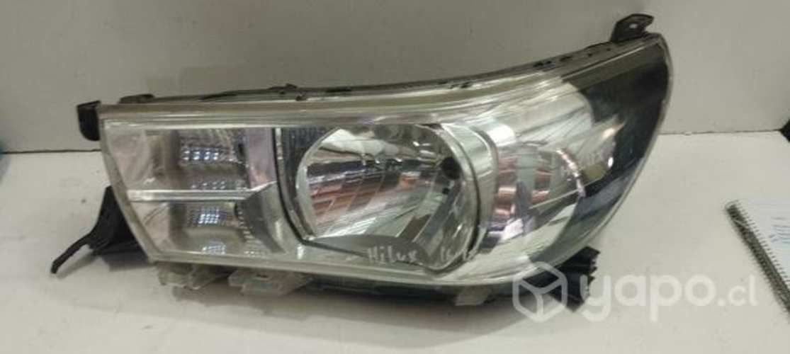 Óptico izquierdo Toyota Hilux