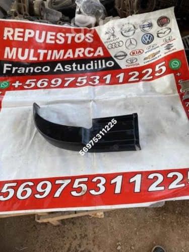 Esquinero parachoque Hilux 2016-2021
