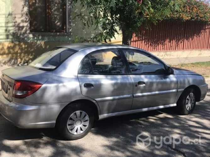 Kia Río 2 año 2004 1.3 cc