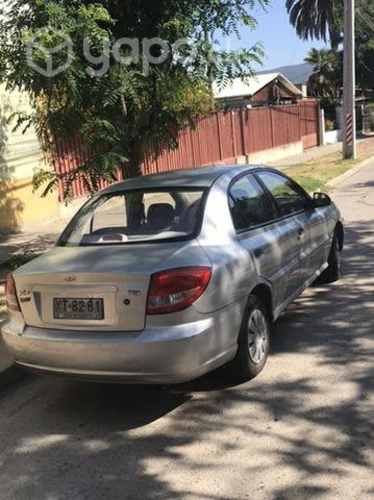 Kia Río 2 año 2004 1.3 cc
