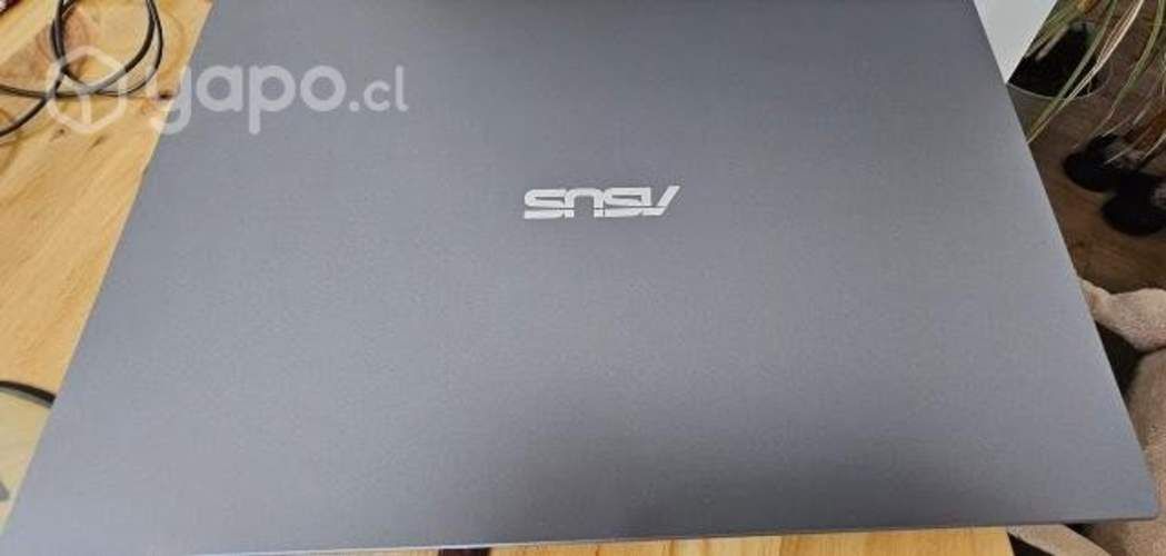 Notebook con dos meses de uso