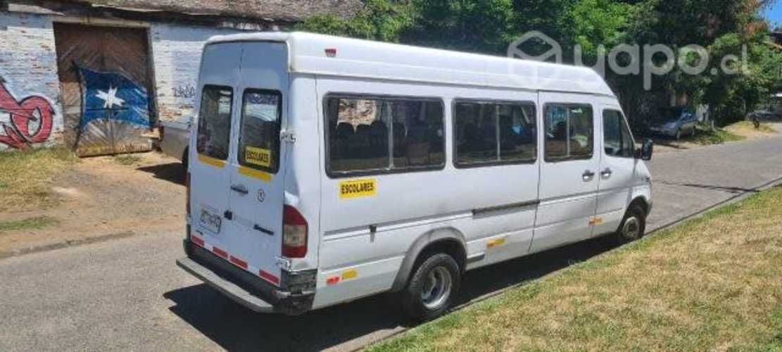 Mercedes benz sprinter 413