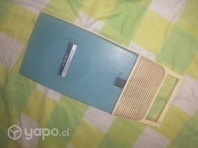 Antiguo radio tocadiscos crown