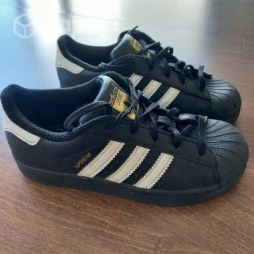 Zapatilla adidas