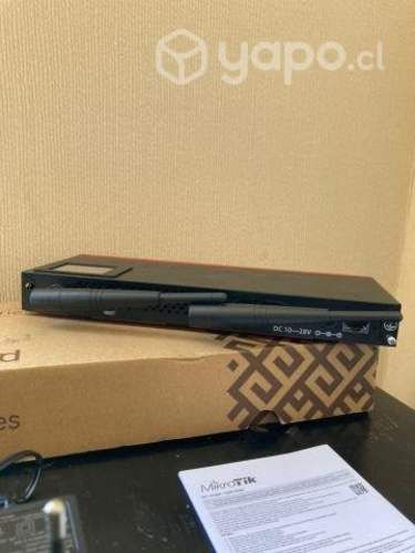 Router MikroTik RB2011UIAS-2HND-IN