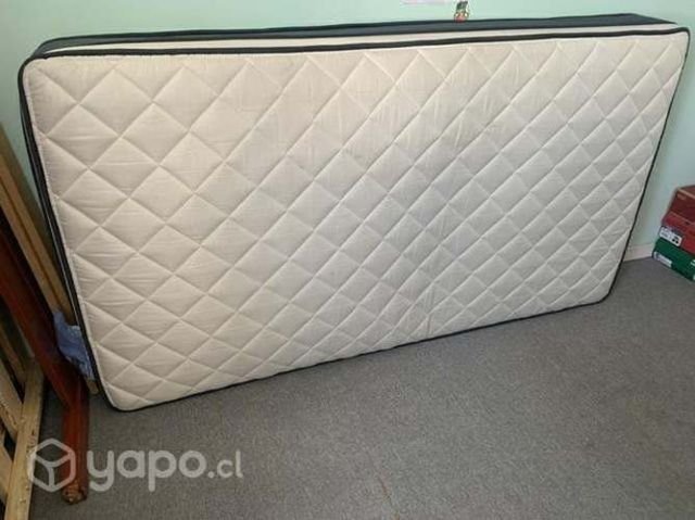 Cama 1.5 plaza (marquesa y colchón)