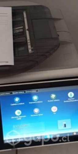 Multifuncional Ricoh MP 402