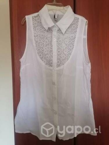 Camisa sin manga con bordado floreado