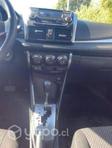 Toyota yaris 1.5 automático