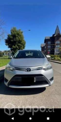 Toyota yaris 1.5 automático