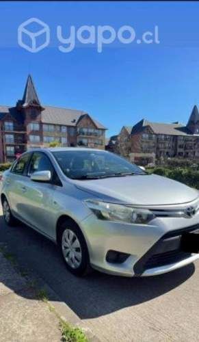 Toyota yaris 1.5 automático