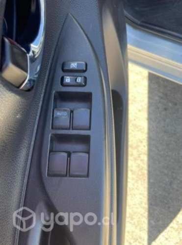 Toyota yaris 1.5 automático