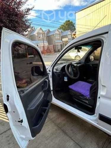 2011 Peugeot partner