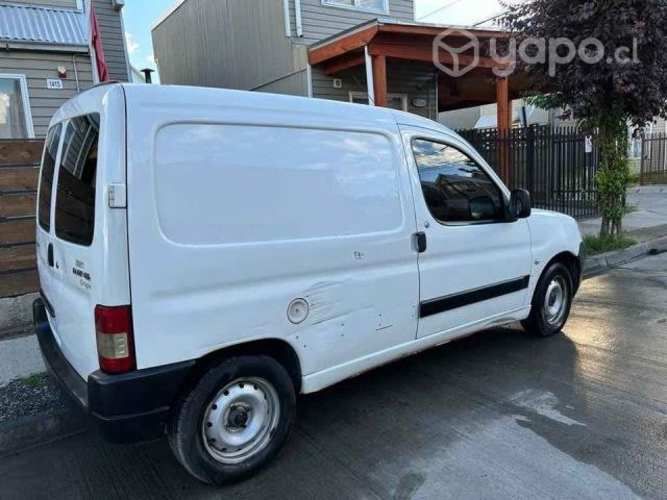 2011 Peugeot partner